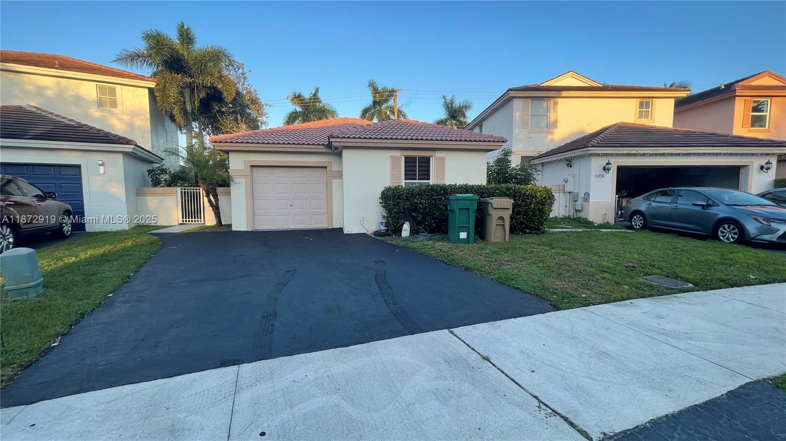 6952 Southwest 148 Lane Davie, FL 33331 - Photo 17 of 100