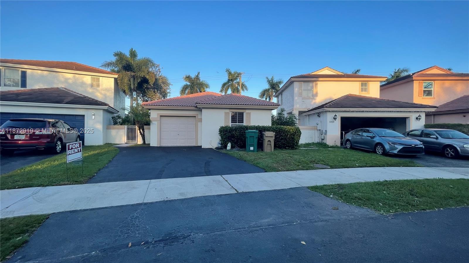 6952 Southwest 148 Lane Davie, FL 33331 - Photo 18 of 100