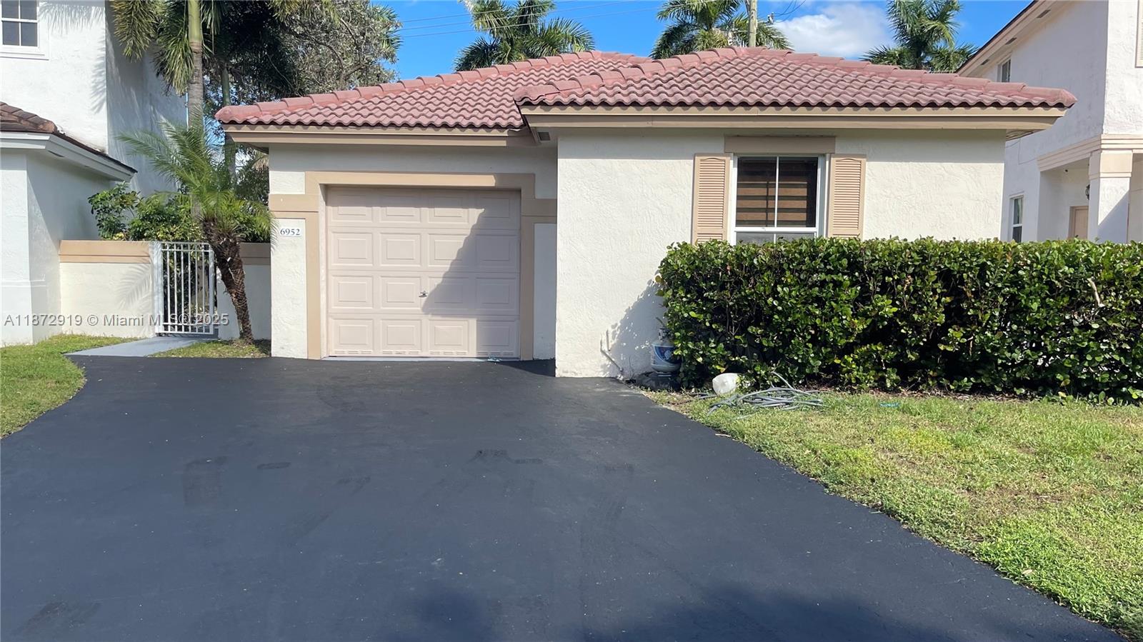 6952 Southwest 148 Lane Davie, FL 33331 - Photo 2 of 100