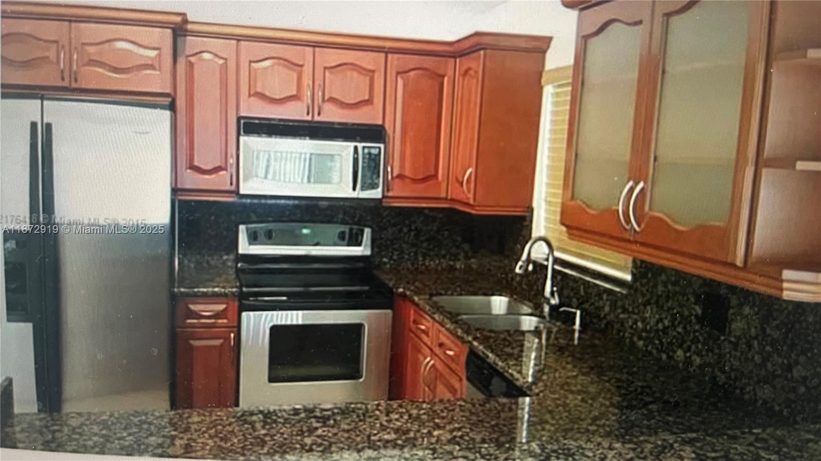 6952 Southwest 148 Lane Davie, FL 33331 - Photo 7 of 100