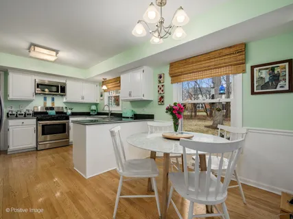 $899,990 | 40 Kings Cross Drive, Lincolnshire, IL 60069