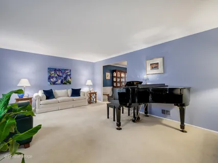 $899,990 | 40 Kings Cross Drive, Lincolnshire, IL 60069