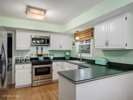 $899,990 | 40 Kings Cross Drive, Lincolnshire, IL 60069