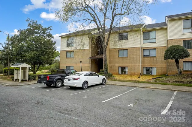 $145,000 | 4816 Spring Lake Drive, Unit B, Charlotte, NC 28212