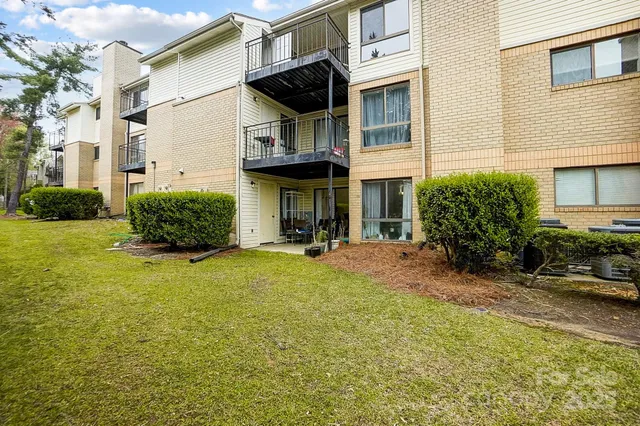$145,000 | 4816 Spring Lake Drive, Unit B, Charlotte, NC 28212