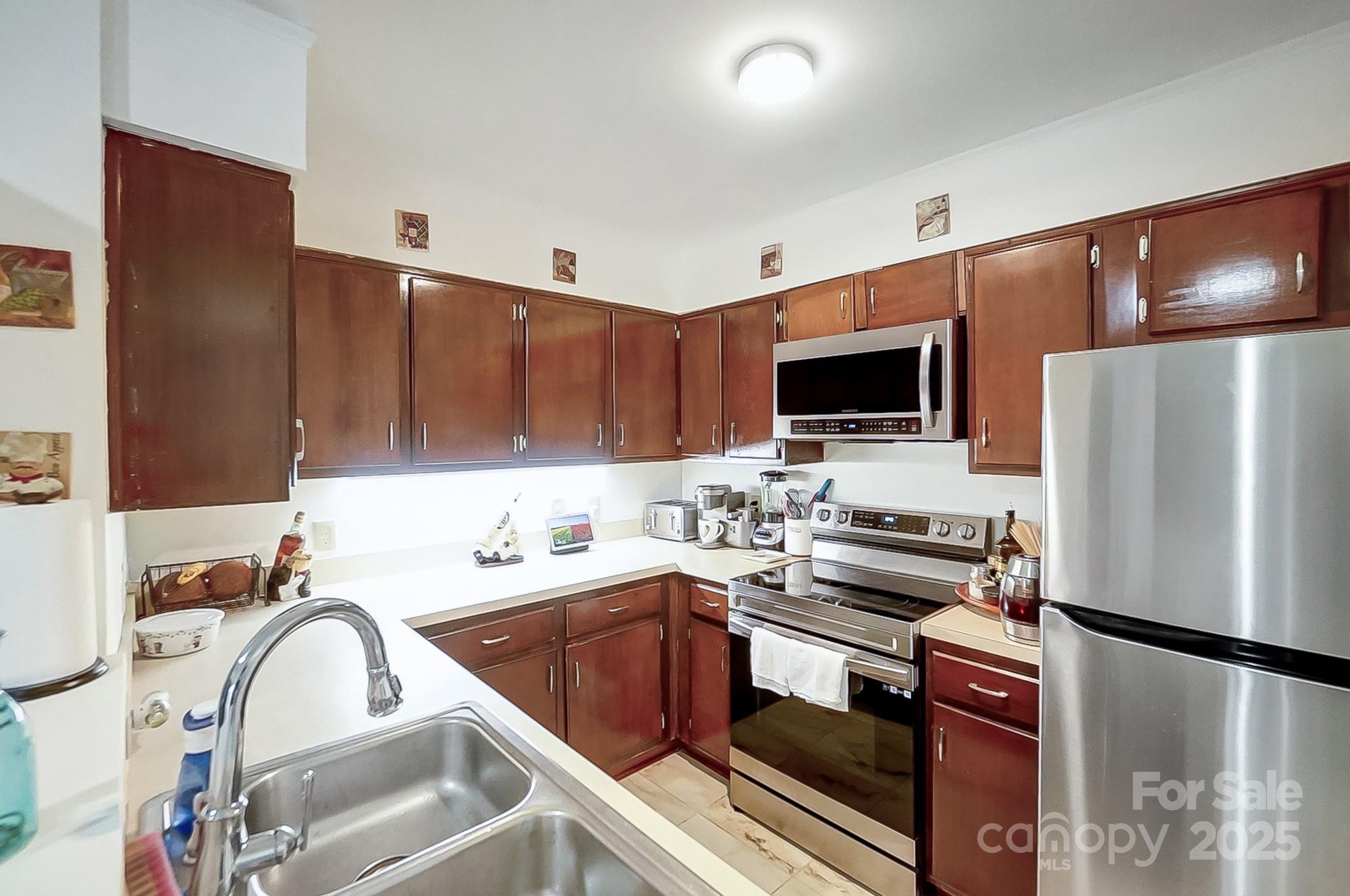 4816 Spring Lake Drive, Unit B Charlotte, NC 28212 - Photo 7 of 25