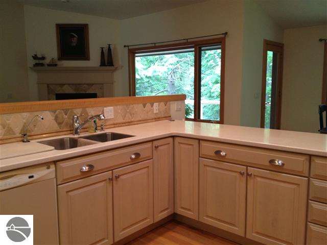 263 Red Fox Ridge Traverse City, MI 49686 - Photo 6 of 21 1746640-5.JPG