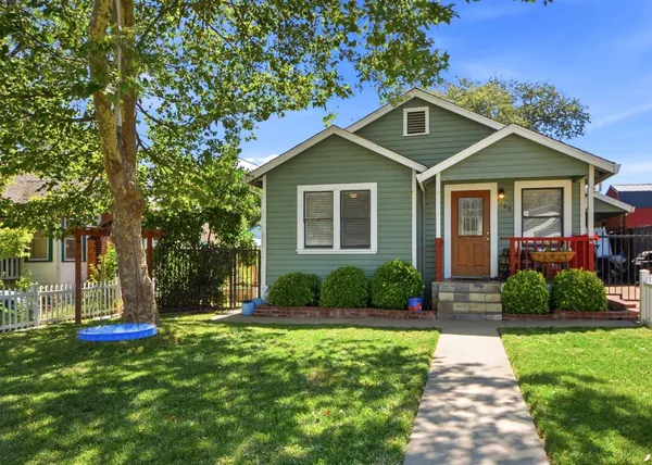 $419,999 | 106 Summit Street, Auburn, CA 95603