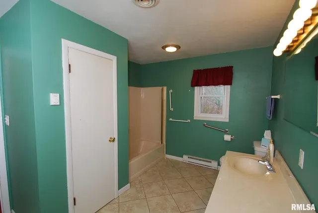 $210,000 | 11105 Woodhaven Drive, Hanna City, IL 61536