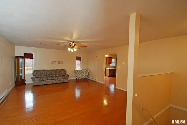 $210,000 | 11105 Woodhaven Drive, Hanna City, IL 61536