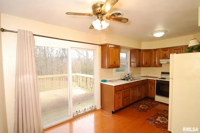 $210,000 | 11105 Woodhaven Drive, Hanna City, IL 61536