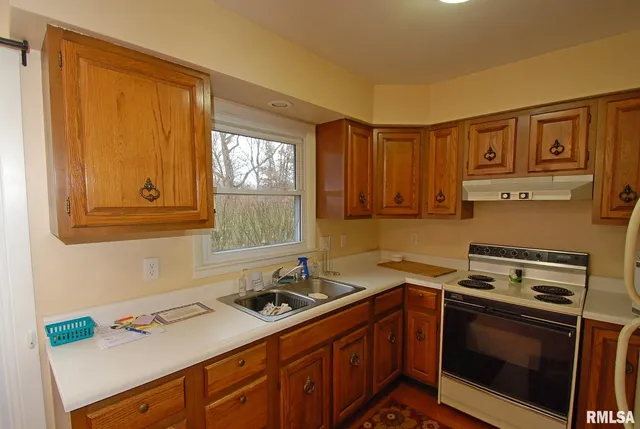 $210,000 | 11105 Woodhaven Drive, Hanna City, IL 61536