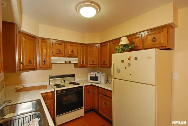 $210,000 | 11105 Woodhaven Drive, Hanna City, IL 61536