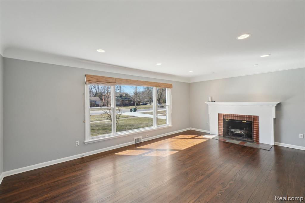 18122 Riverside Drive Beverly Hills, MI 48025 - Photo 5 of 41