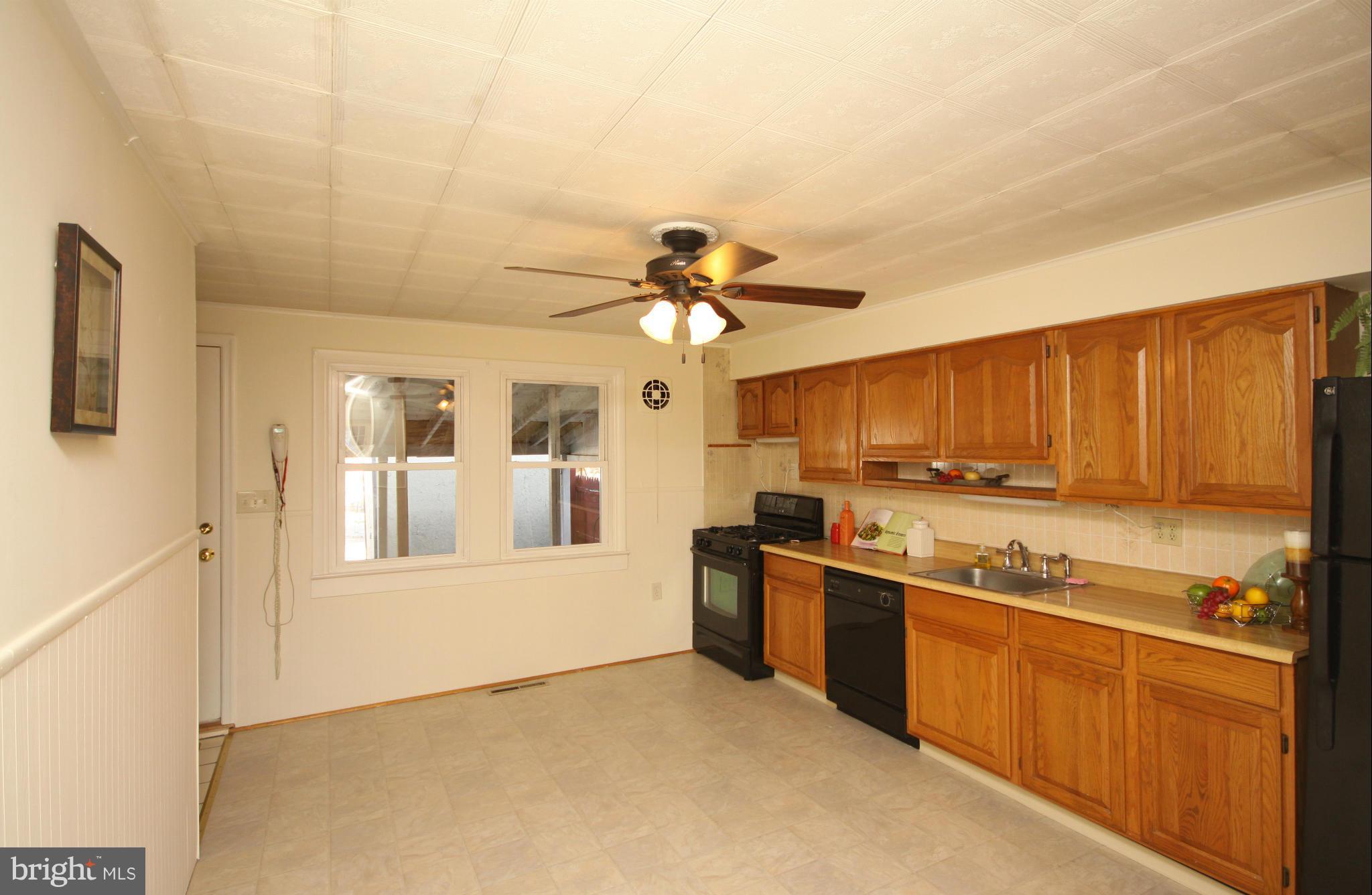 8122 Mid Haven Road Baltimore, MD 21222 - Photo 1 of 28 Kitchen