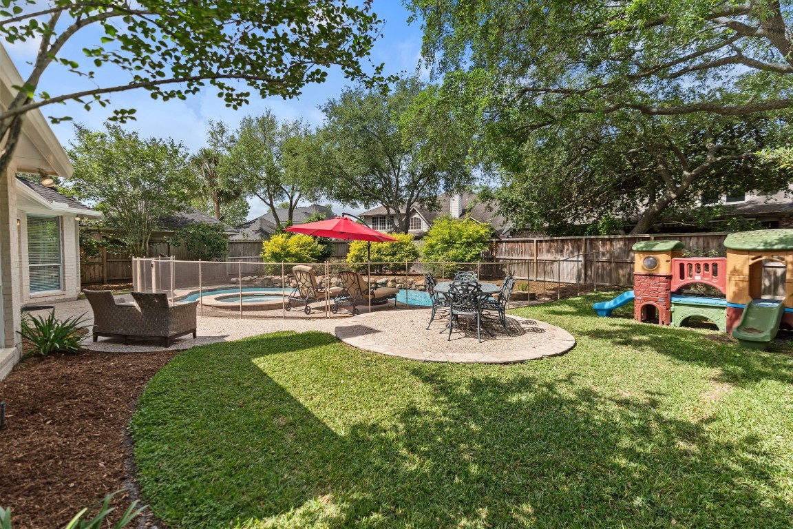 5515 Chase Harbor Houston, TX 77041 - Photo 11 of 48