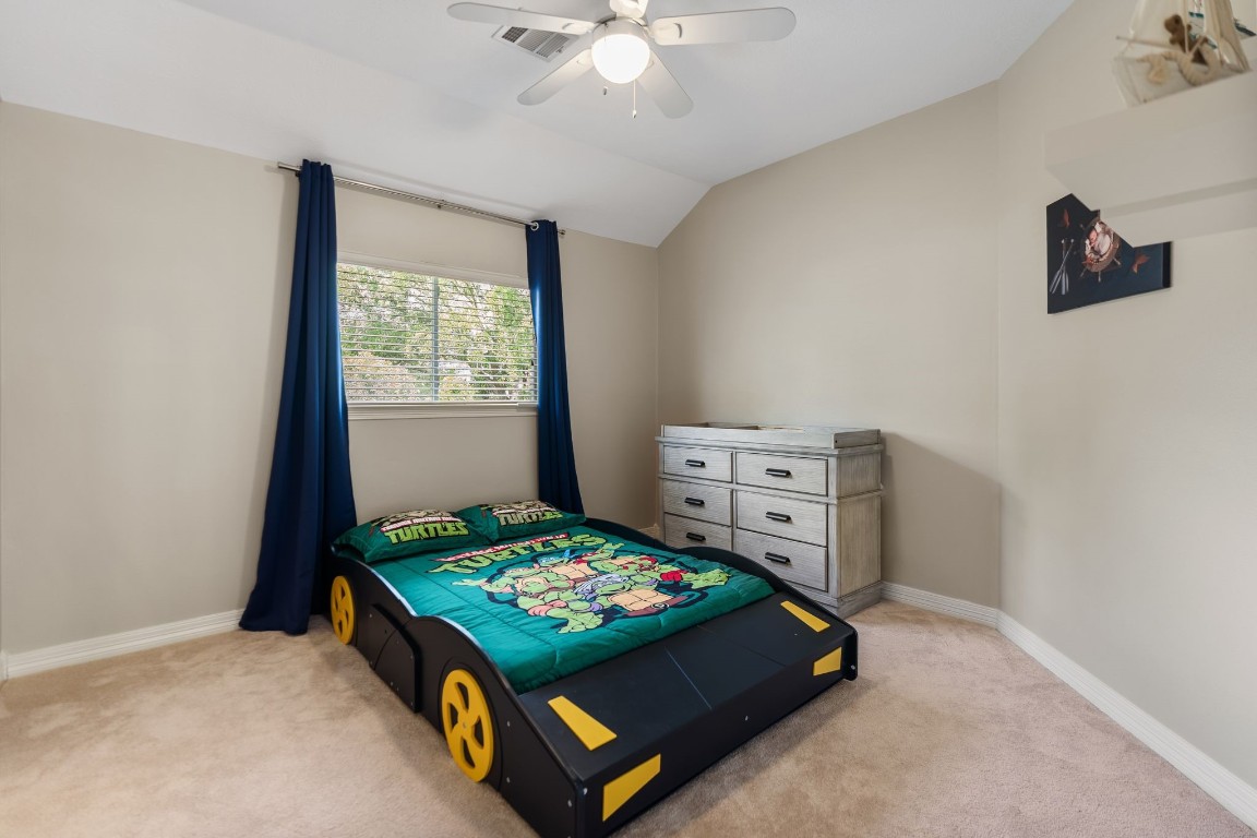 5515 Chase Harbor Houston, TX 77041 - Photo 28 of 48 Upstairs secondary bath has walk in closet and Jack and Jill bath.