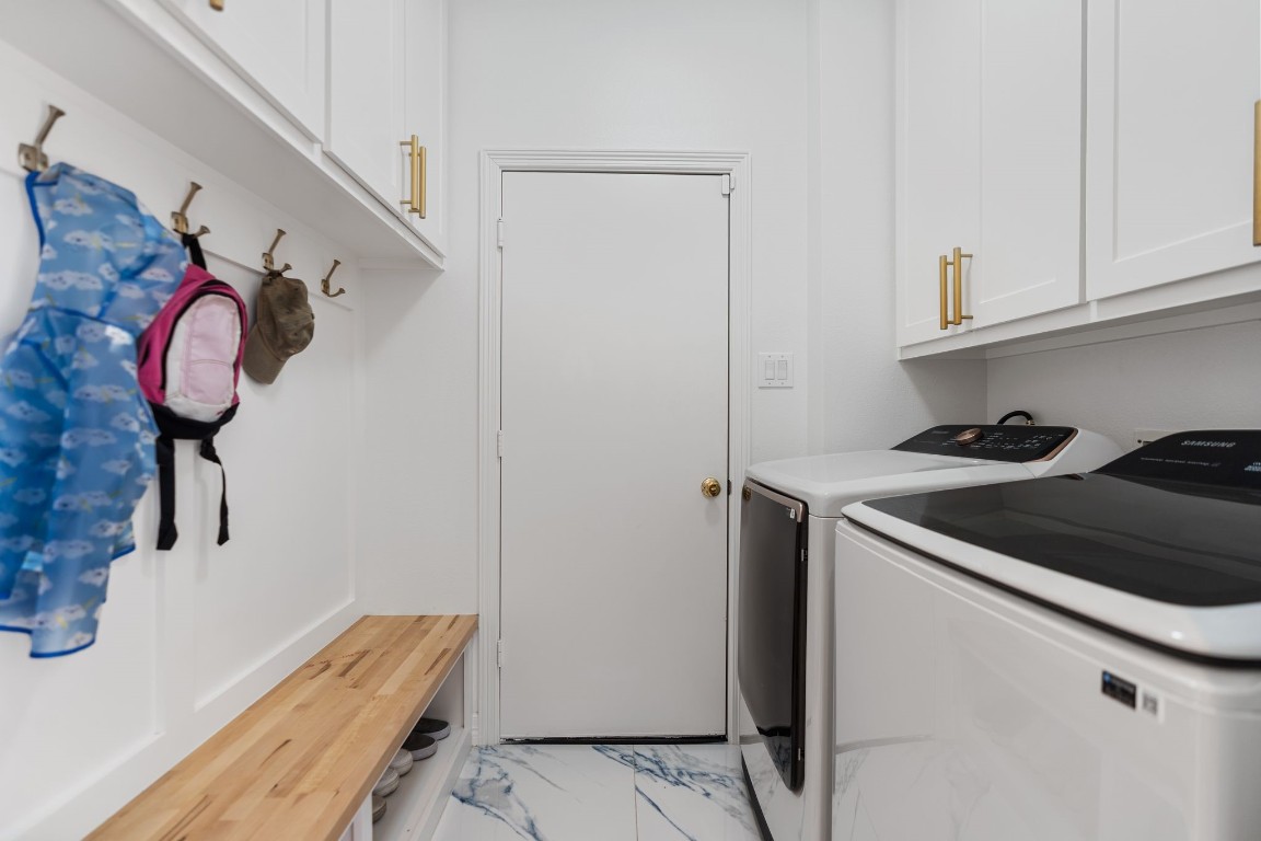 5515 Chase Harbor Houston, TX 77041 - Photo 35 of 48 1st floor mud room and utility room