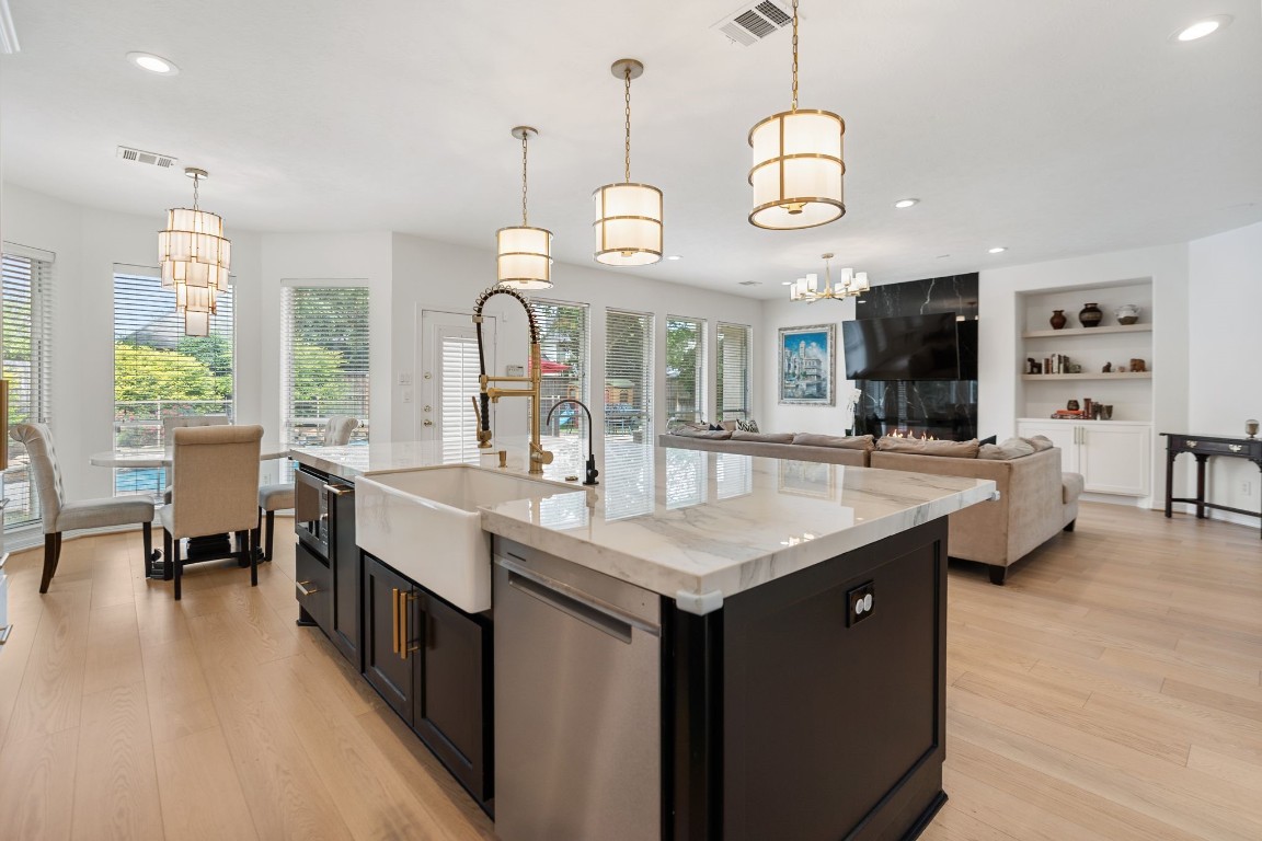 5515 Chase Harbor Houston, TX 77041 - Photo 4 of 48 View of kitchen open to living area.