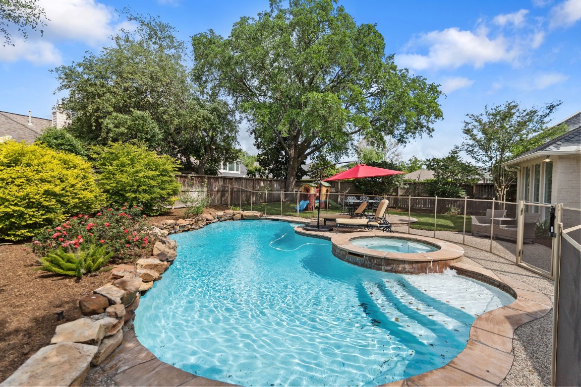 5515 Chase Harbor Houston, TX 77041 - Photo 10 of 48