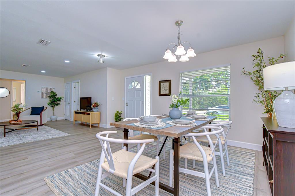 2167 Lakeview Road Clearwater, FL 33764 - Photo 3 of 31