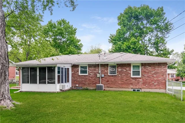 $1,690 | 14605 East 37th Street South, Independence, MO 64055