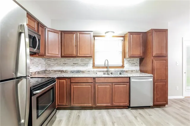 $1,690 | 14605 East 37th Street South, Independence, MO 64055