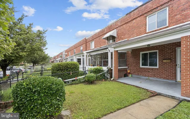 $2,650 | 128 33rd Street Northeast, Washington, DC 20019