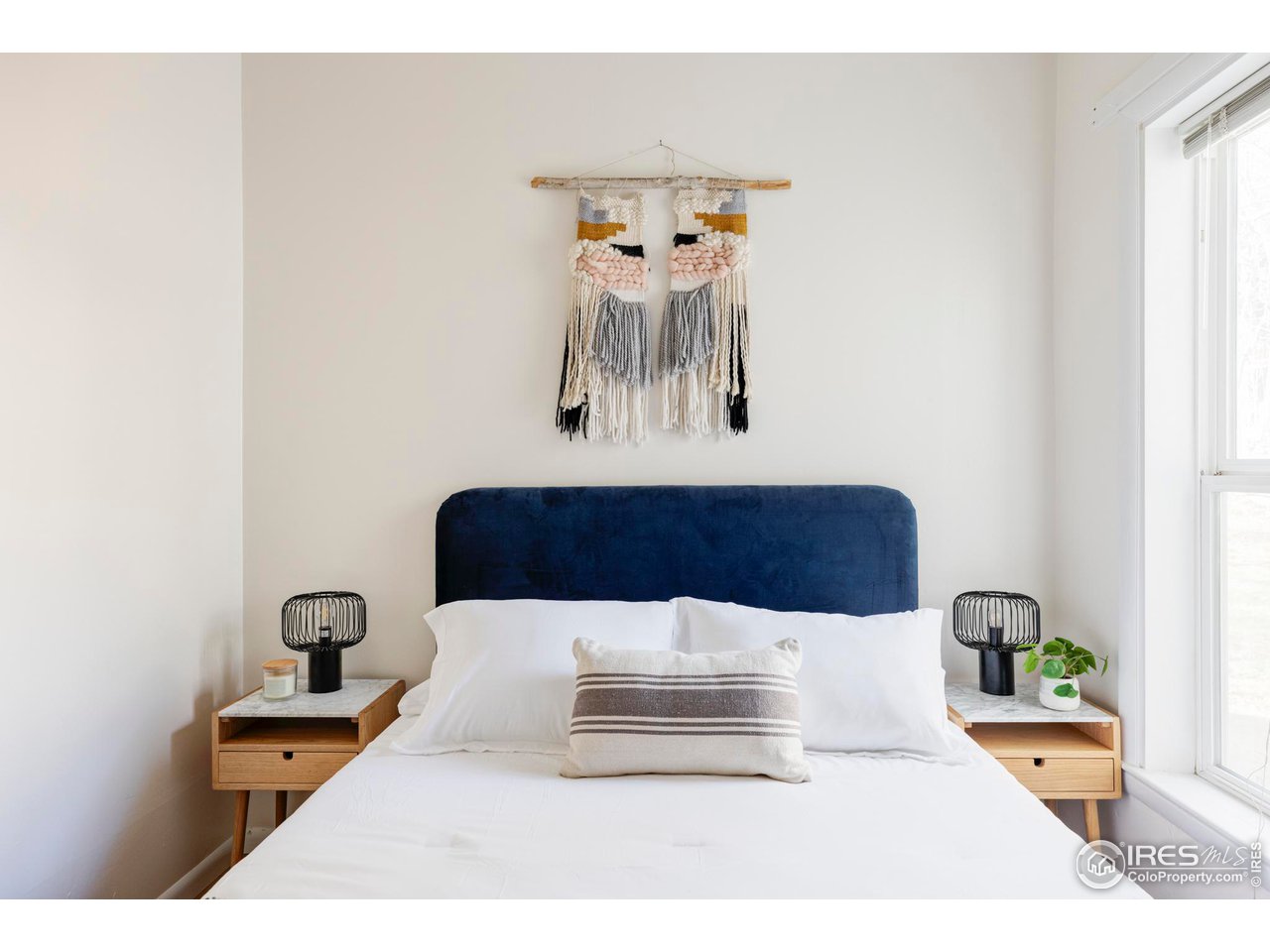 635 Alpine Avenue Boulder, CO 80304 - Photo 8 of 22 a living room with furniture and window