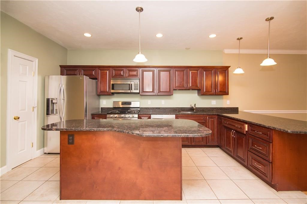 164 Bear Hill Road, Unit 3 Cumberland, RI 02864 - Photo 3 of 32 Gallery Image 3