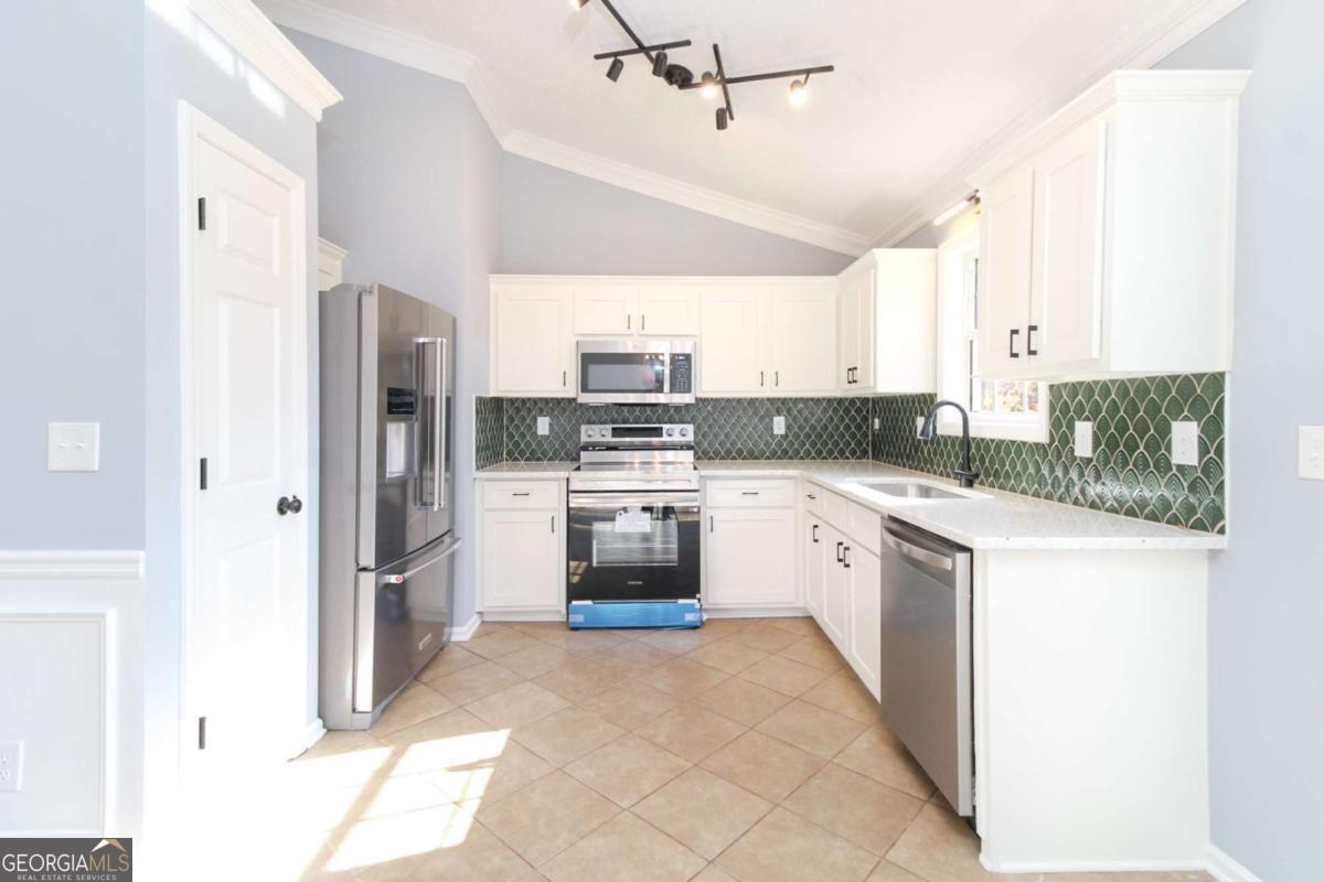 7357 Raleigh Way Bethlehem, GA 30620 - Photo 7 of 35