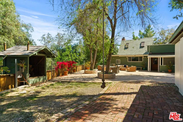 a view of a water fountain