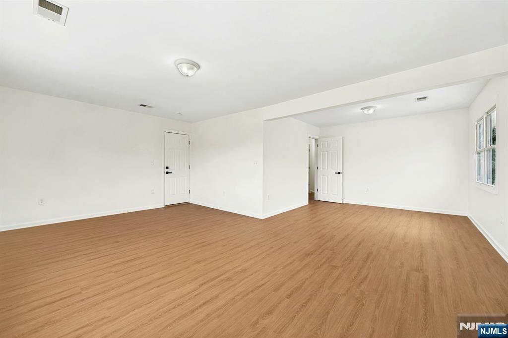 726 Saddle River Road Saddle Brook, NJ 07663 - Photo 10 of 32