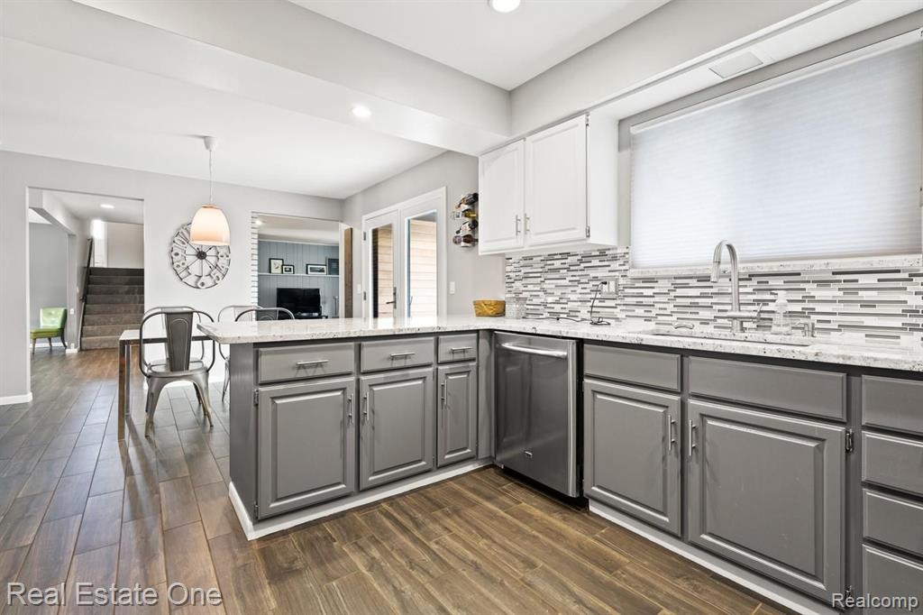 2373 Blockton Road Rochester Hills, MI 48306 - Photo 10 of 35