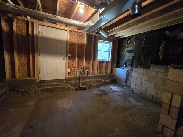 $189,500 | 64 Union Street, Hillsdale, MI 49242