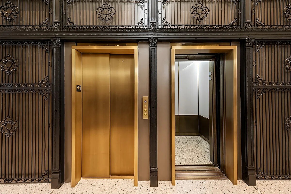 366 Broadway, Unit PH12B Manhattan, NY 10013 - Photo 20 of 23 a view of a porch with a door