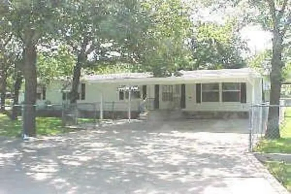 $210,000 | 820 Branding Iron Trail, Granbury, TX 76049