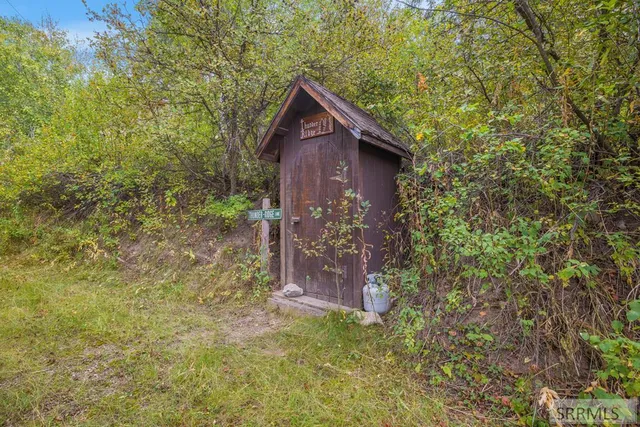 $165,000 | 209 Lakeview Drive, Irwin, ID 83428