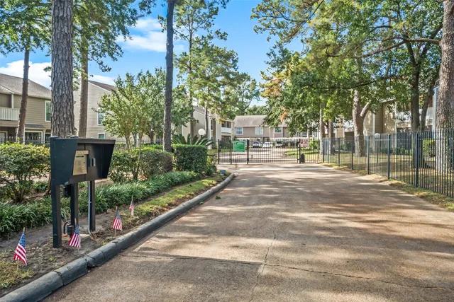 $162,000 | 14911 Wunderlich Road, Unit 1313, Houston, TX 77069