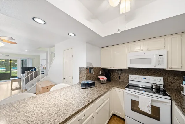 $162,000 | 14911 Wunderlich Road, Unit 1313, Houston, TX 77069