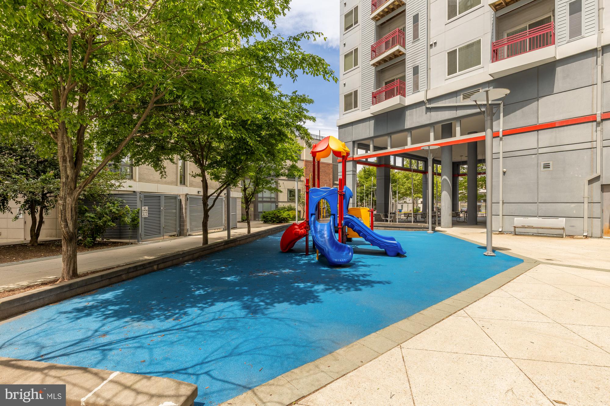 7915 Eastern Avenue Northwest, Unit 1014 Silver Spring, MD 20910 - Photo 28 of 33 Common grounds