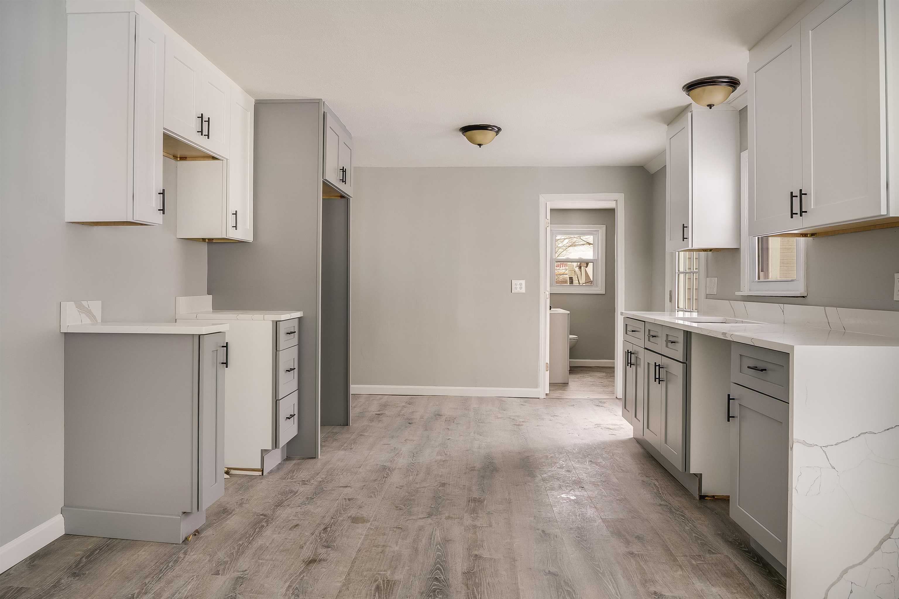 27 London Road Salem, NH 03079 - Photo 3 of 19