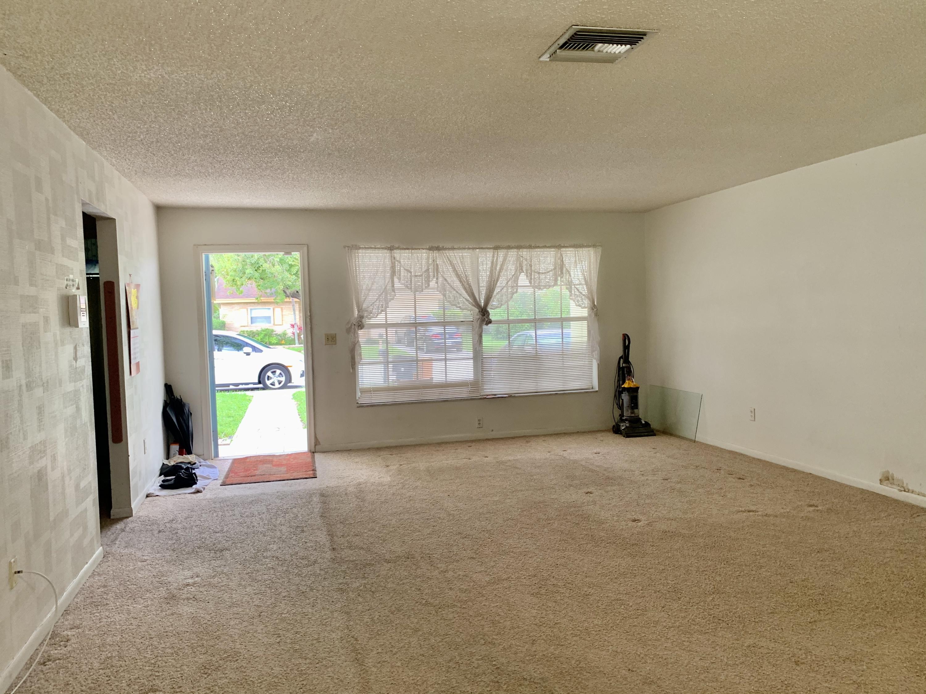 22708 Southwest 64th Way Boca Raton, FL 33428 - Photo 10 of 16 Great Room