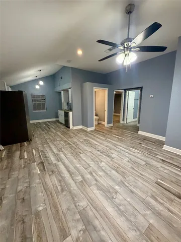 $1,400 | 2322 Central Street, Unit 4, Dickinson, TX 77539