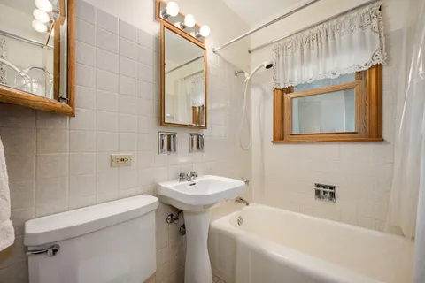 $589,000 | 6214 North Karlov Avenue, Chicago, IL 60646