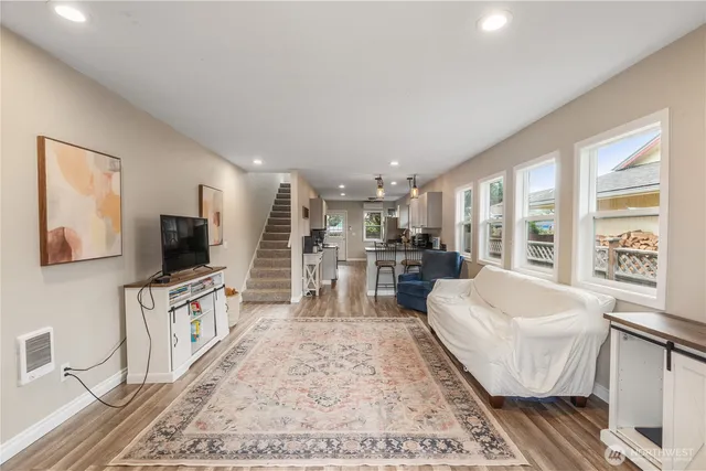 $355,000 | 513 2nd Street, Hoquiam, WA 98550