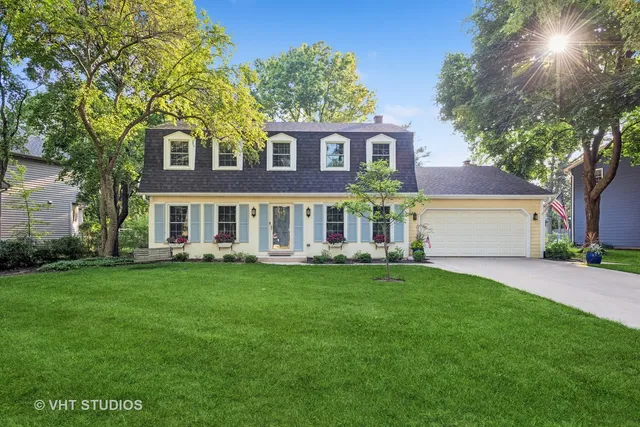 $875,000 | 2S560 Seneca Drive, Wheaton, IL 60189