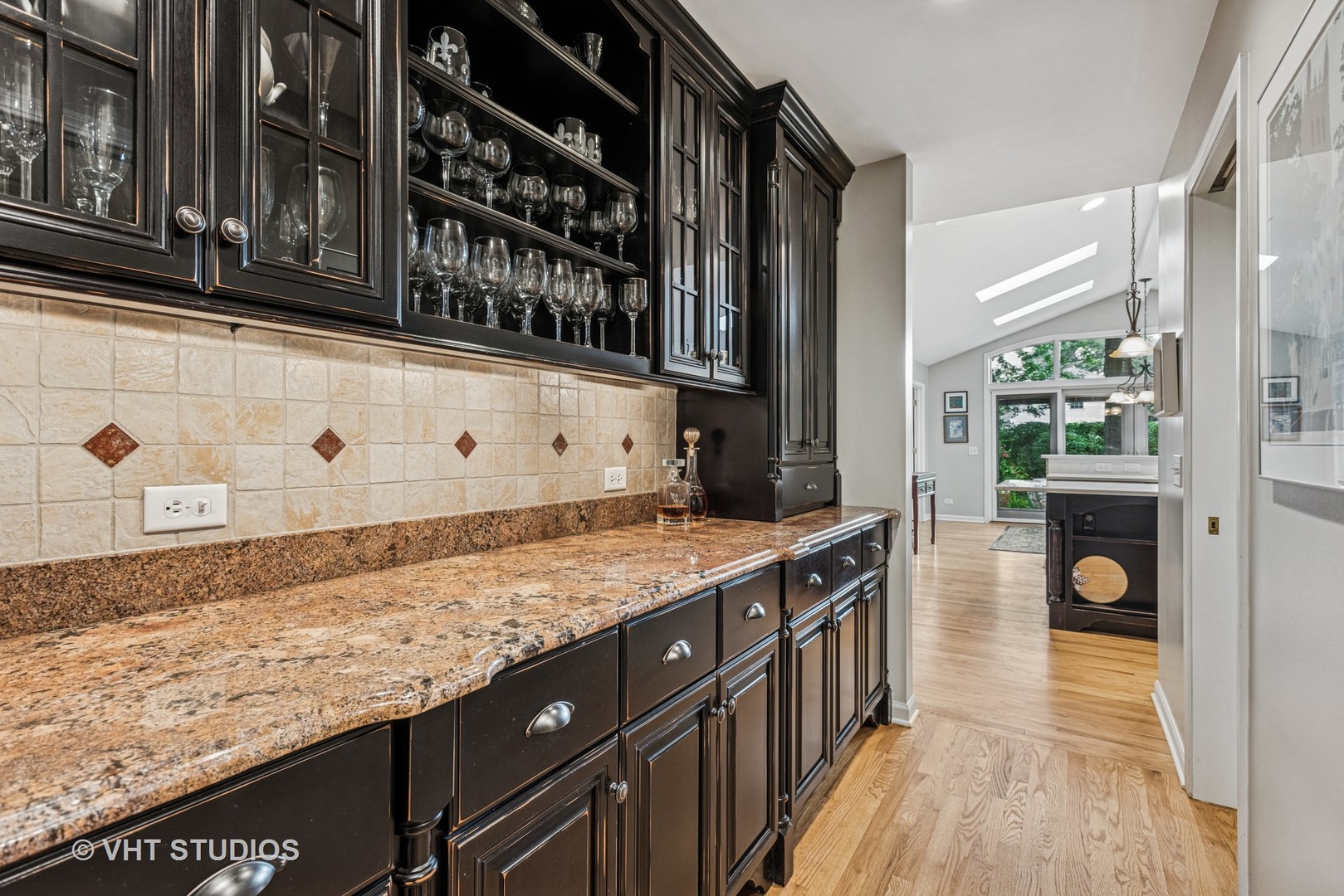 2S560 Seneca Drive Wheaton, IL 60189 - Photo 10 of 46