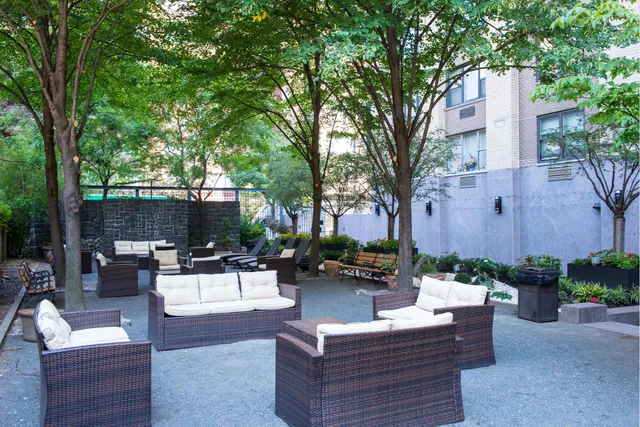 $1,095,000 | 201 West 70th Street, Unit 26G | Upper West Side