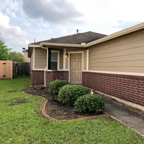 $1,750 | 19023 Yaupon Pass Drive, Cypress, TX 77433